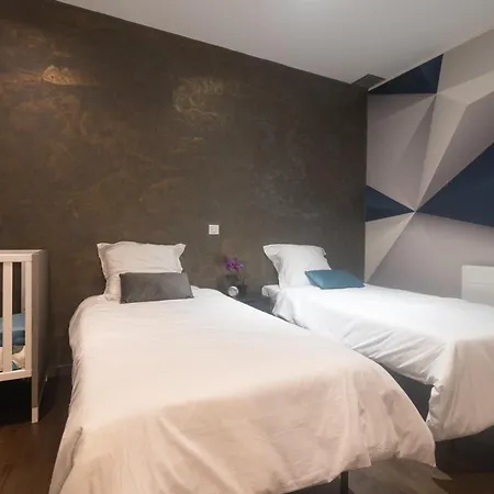Hébergement de vacances Triplex Exceptionnel 3min Du Metro7 *
