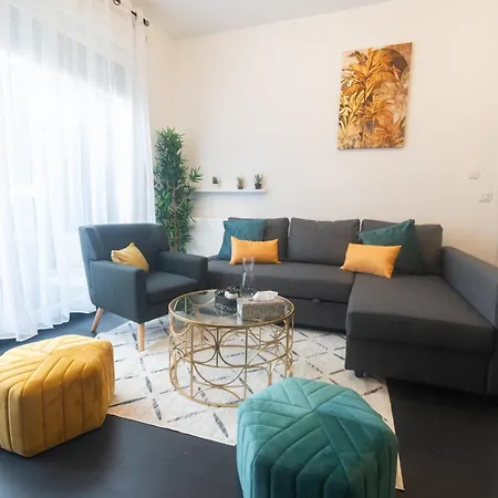 Hébergement de vacances Triplex Exceptionnel 3min Du Metro7 *